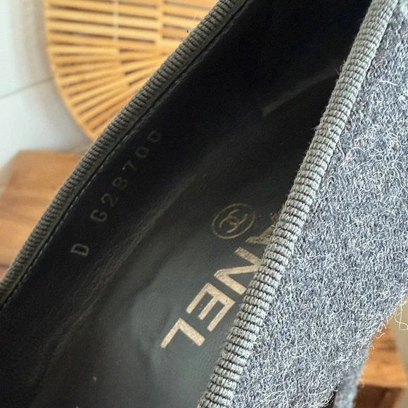 Authenticated Chanel Tweed Heels - Picture 17 of 17